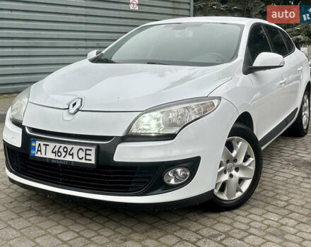 Белый Рено Меган, объемом двигателя 1.46 л и пробегом 223 тыс. км за 6750 $, фото 1 на Automoto.ua