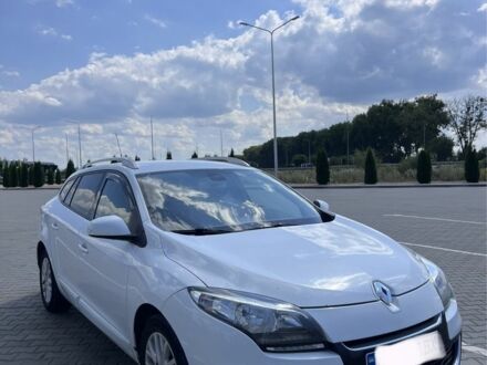 Рено Меган 2013 в Коростышеве на Automoto.ua Белый Рено Меган, объемом двигателя 1.5 л и пробегом 291 тыс. км за 7300 $, фото 1 на Automoto.ua