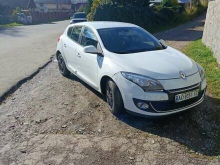 Рено Меган 2013 в Тячеве на Automoto.ua Белый Рено Меган, объемом двигателя 1.5 л и пробегом 250 тыс. км за 5700 $, фото 1 на Automoto.ua