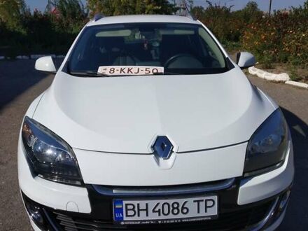Рено Меган 2013 в Одессе на Automoto.ua Белый Рено Меган, объемом двигателя 1 л и пробегом 254 тыс. км за 11450 $, фото 1 на Automoto.ua