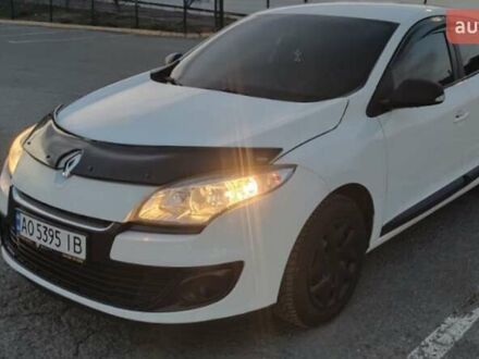 Рено Меган 2013 в Ужгороде на Automoto.ua Белый Рено Меган, объемом двигателя 1.5 л и пробегом 330 тыс. км за 7650 $, фото 1 на Automoto.ua
