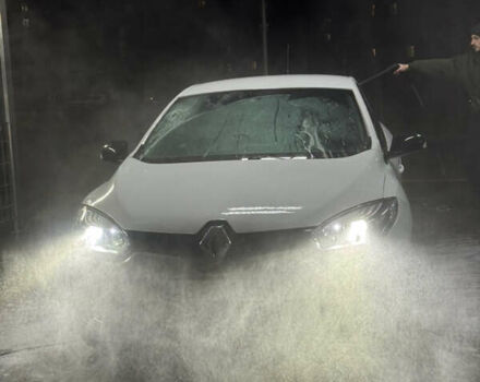 Белый Рено Меган, объемом двигателя 1.46 л и пробегом 255 тыс. км за 6500 $, фото 1 на Automoto.ua