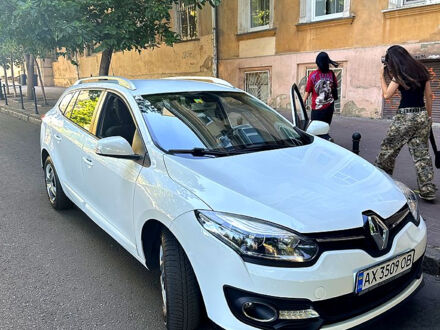 Рено Меган 2015 в Одессе на Automoto.ua Белый Рено Меган, объемом двигателя 1.5 л и пробегом 198 тыс. км за 9500 $, фото 1 на Automoto.ua