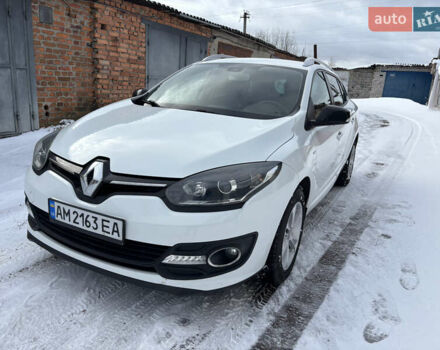 Білий Рено Меган, об'ємом двигуна 1.46 л та пробігом 198 тис. км за 8800 $, фото 1 на Automoto.ua