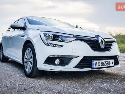 Белый Рено Меган, объемом двигателя 1.46 л и пробегом 184 тыс. км за 11700 $, фото 1 на Automoto.ua