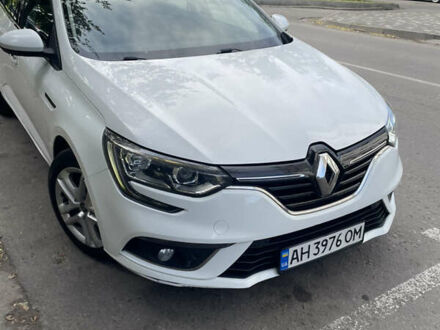 Белый Рено Меган, объемом двигателя 1.46 л и пробегом 260 тыс. км за 9800 $, фото 1 на Automoto.ua
