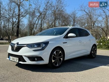 Белый Рено Меган, объемом двигателя 1.5 л и пробегом 150 тыс. км за 12000 $, фото 1 на Automoto.ua