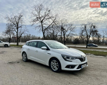 Белый Рено Меган, объемом двигателя 1.5 л и пробегом 275 тыс. км за 11200 $, фото 1 на Automoto.ua