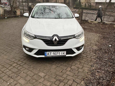 Белый Рено Меган, объемом двигателя 1.46 л и пробегом 237 тыс. км за 12999 $, фото 1 на Automoto.ua