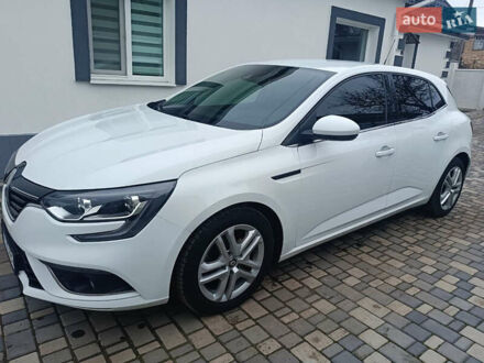 Белый Рено Меган, объемом двигателя 1.5 л и пробегом 241 тыс. км за 11500 $, фото 1 на Automoto.ua