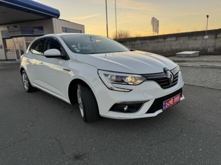 Белый Рено Меган, объемом двигателя 1.5 л и пробегом 2 тыс. км за 11900 $, фото 1 на Automoto.ua