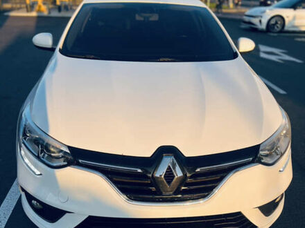 Білий Рено Меган, об'ємом двигуна 1.5 л та пробігом 213 тис. км за 11800 $, фото 1 на Automoto.ua
