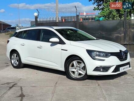 Рено Меган 2017 в Киеве на Automoto.ua Белый Рено Меган, объемом двигателя 1.46 л и пробегом 211 тыс. км за 12490 $, фото 1 на Automoto.ua