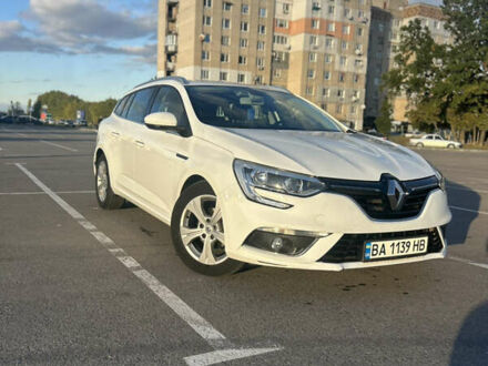 Рено Меган 2017 в Кропивницком (Кировограде) на Automoto.ua Белый Рено Меган, объемом двигателя 1.46 л и пробегом 228 тыс. км за 11500 $, фото 1 на Automoto.ua