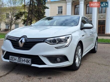 Белый Рено Меган, объемом двигателя 1.46 л и пробегом 181 тыс. км за 9999 $, фото 1 на Automoto.ua