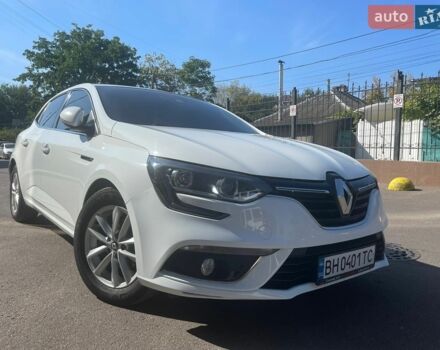 Белый Рено Меган, объемом двигателя 1.46 л и пробегом 284 тыс. км за 11400 $, фото 1 на Automoto.ua