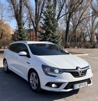 Белый Рено Меган, объемом двигателя 1.5 л и пробегом 271 тыс. км за 11300 $, фото 1 на Automoto.ua