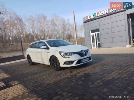 Рено Меган 2017 в Лохвице на Automoto.ua Белый Рено Меган, объемом двигателя 1.46 л и пробегом 270 тыс. км за 11300 $, фото 1 на Automoto.ua