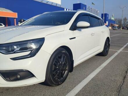 Рено Меган 2017 у Дніпро (Дніпропетровську) на Automoto.ua Білий Рено Меган, об'ємом двигуна 1.5 л та пробігом 242 тис. км за 10900 $, фото 1 на Automoto.ua
