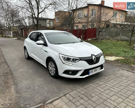Белый Рено Меган, объемом двигателя 1.46 л и пробегом 82 тыс. км за 14500 $, фото 1 на Automoto.ua