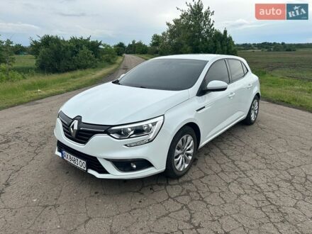Белый Рено Меган, объемом двигателя 1.46 л и пробегом 257 тыс. км за 9999 $, фото 1 на Automoto.ua