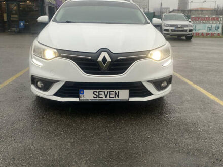 Белый Рено Меган, объемом двигателя 1.46 л и пробегом 177 тыс. км за 14300 $, фото 1 на Automoto.ua