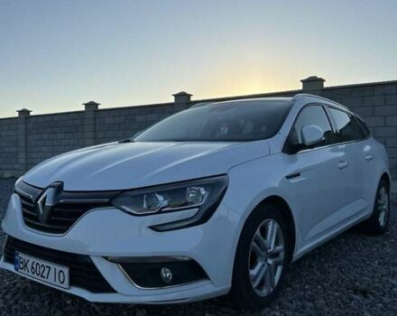 Белый Рено Меган, объемом двигателя 1.46 л и пробегом 240 тыс. км за 12500 $, фото 1 на Automoto.ua