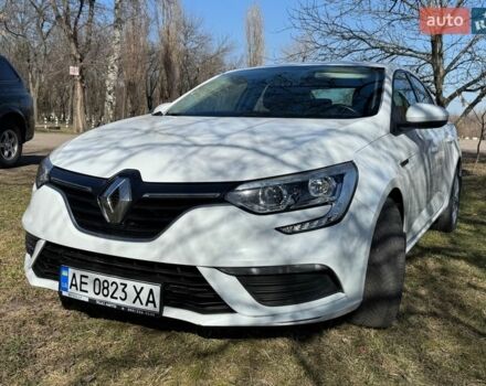 Белый Рено Меган, объемом двигателя 1.6 л и пробегом 97 тыс. км за 13000 $, фото 1 на Automoto.ua