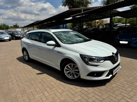 Рено Меган 2019 в Кривом Роге на Automoto.ua Белый Рено Меган, объемом двигателя 1.5 л и пробегом 198 тыс. км за 13700 $, фото 1 на Automoto.ua