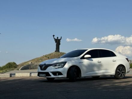 Рено Меган 2019 в Одессе на Automoto.ua Белый Рено Меган, объемом двигателя 1.5 л и пробегом 151 тыс. км за 17200 $, фото 1 на Automoto.ua