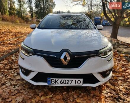 Рено Меган 2019 в Ровно на Automoto.ua Белый Рено Меган, объемом двигателя 1.46 л и пробегом 241 тыс. км за 11900 $, фото 1 на Automoto.ua