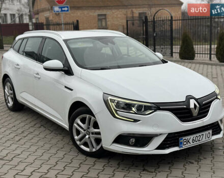 Белый Рено Меган, объемом двигателя 1.46 л и пробегом 240 тыс. км за 11800 $, фото 1 на Automoto.ua