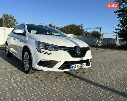 Белый Рено Меган, объемом двигателя 1.6 л и пробегом 77 тыс. км за 15900 $, фото 1 на Automoto.ua