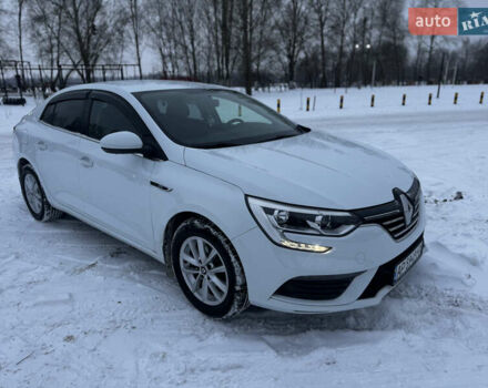 Белый Рено Меган, объемом двигателя 1.6 л и пробегом 49 тыс. км за 13500 $, фото 1 на Automoto.ua