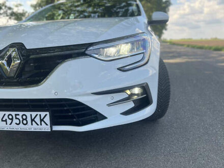 Белый Рено Меган, объемом двигателя 1.6 л и пробегом 74 тыс. км за 17600 $, фото 1 на Automoto.ua