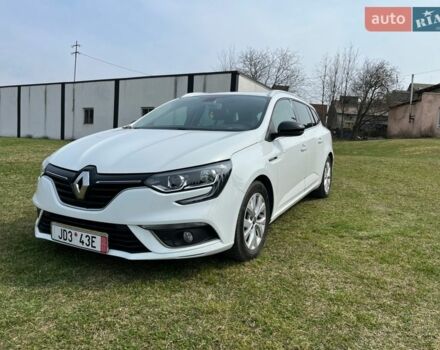 Белый Рено Меган, объемом двигателя 1.5 л и пробегом 252 тыс. км за 12800 $, фото 1 на Automoto.ua