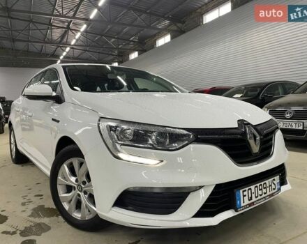Белый Рено Меган, объемом двигателя 1.5 л и пробегом 250 тыс. км за 12800 $, фото 1 на Automoto.ua