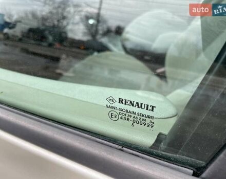 Бежевый Рено Меган, объемом двигателя 1.6 л и пробегом 178 тыс. км за 6000 $, фото 49 на Automoto.ua