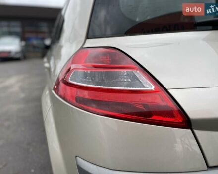 Бежевый Рено Меган, объемом двигателя 1.6 л и пробегом 178 тыс. км за 6000 $, фото 42 на Automoto.ua