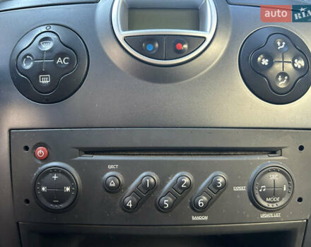 Бежевый Рено Меган, объемом двигателя 1.6 л и пробегом 214 тыс. км за 6550 $, фото 23 на Automoto.ua