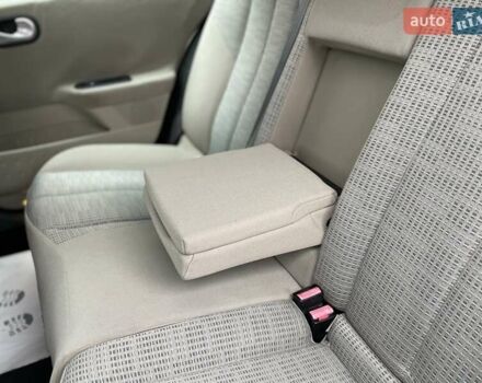 Бежевый Рено Меган, объемом двигателя 1.6 л и пробегом 178 тыс. км за 6000 $, фото 19 на Automoto.ua