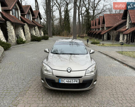 Бежевый Рено Меган, объемом двигателя 1.46 л и пробегом 278 тыс. км за 4550 $, фото 10 на Automoto.ua