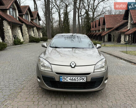 Бежевый Рено Меган, объемом двигателя 1.46 л и пробегом 278 тыс. км за 4550 $, фото 1 на Automoto.ua