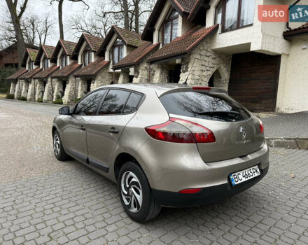 Бежевый Рено Меган, объемом двигателя 1.46 л и пробегом 278 тыс. км за 4550 $, фото 5 на Automoto.ua