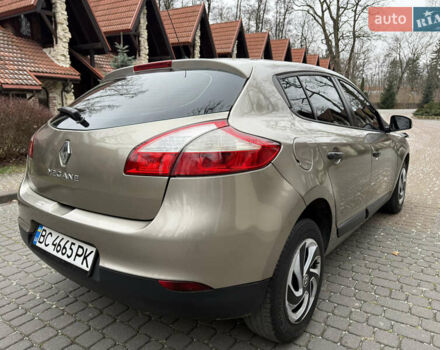 Бежевый Рено Меган, объемом двигателя 1.46 л и пробегом 278 тыс. км за 4550 $, фото 16 на Automoto.ua