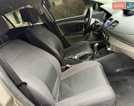 Бежевый Рено Меган, объемом двигателя 1.46 л и пробегом 278 тыс. км за 4550 $, фото 26 на Automoto.ua