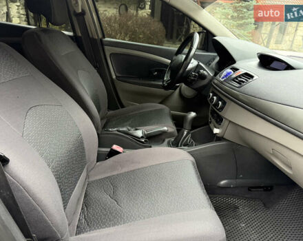 Бежевый Рено Меган, объемом двигателя 1.46 л и пробегом 278 тыс. км за 4550 $, фото 25 на Automoto.ua