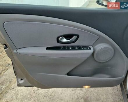 Бежевый Рено Меган, объемом двигателя 1.46 л и пробегом 298 тыс. км за 5799 $, фото 32 на Automoto.ua