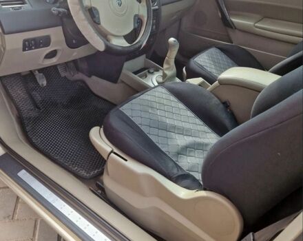 Бежевый Рено Меган, объемом двигателя 1.6 л и пробегом 190 тыс. км за 3700 $, фото 3 на Automoto.ua