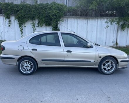 Бежевый Рено Меган, объемом двигателя 1.6 л и пробегом 200 тыс. км за 1300 $, фото 2 на Automoto.ua